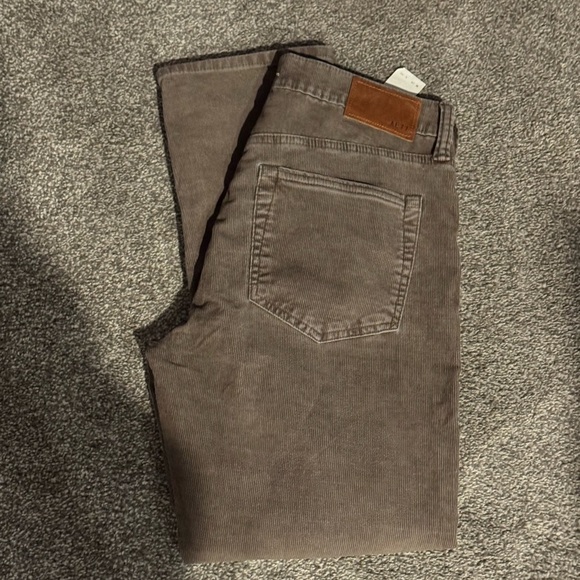 AE77 THE CLASSIC Corduroy Pants - Men’s Size 29x30 - NWT Retails $168 - Picture 1 of 5
